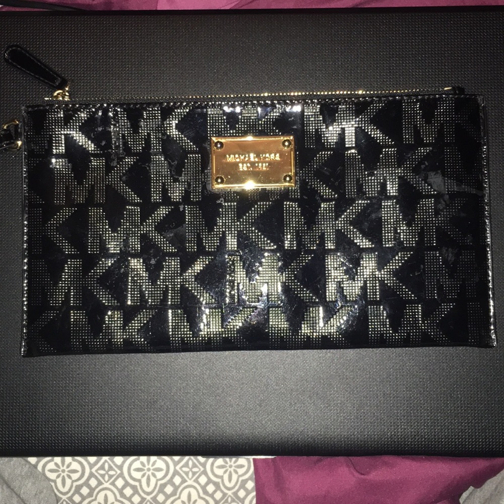 Michael Kors wristlet
